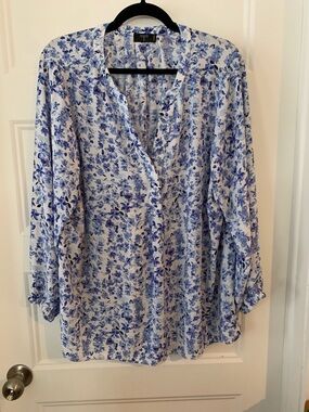 TAHARI women's blouse Lightweight Blue Floral V-Neck chiffon flowy